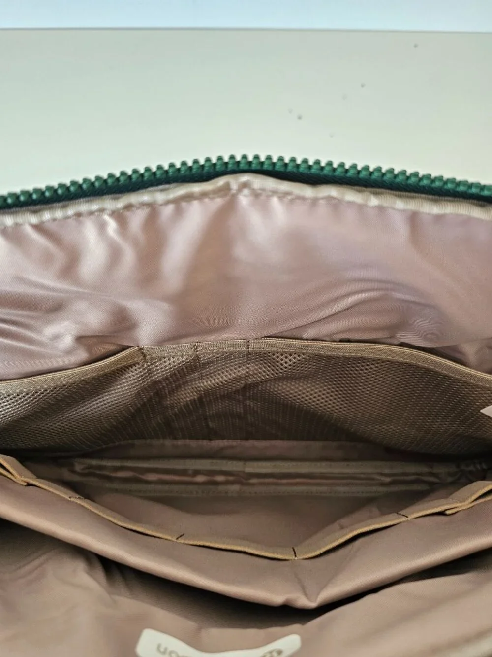 NWT LULULEMON IVYG/WKKI Green Khaki New Crew Laptop Sleeve Zippered One Size OS - Picture 9 of 11